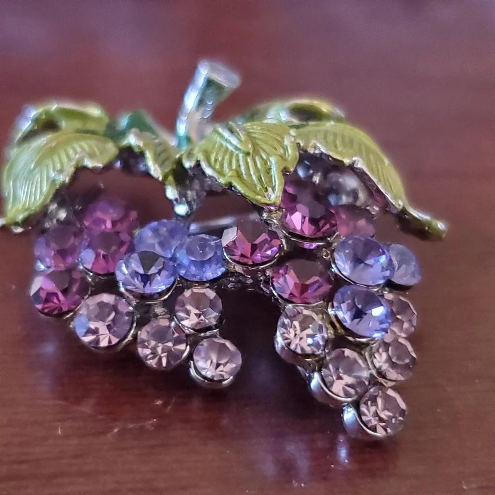 Grape Cluster Brooch Pin Rhinestone Purple Lavender Green Enamel Silver Tone